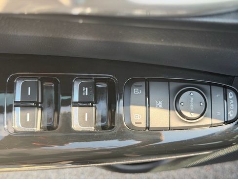 Used 2022 Kia Sportage EX AWD/4WD image 12