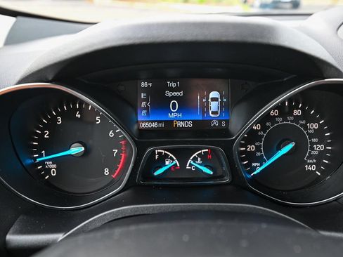 Used 2019 Ford Escape Titanium AWD/4WD image 39