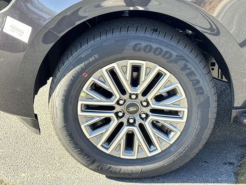 New 2026 Ford Expedition Max Platinum image 12