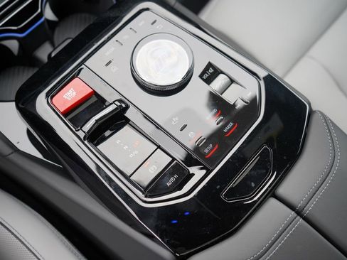 New 2026 BMW M5 w/ Executive Package image 22