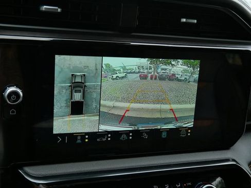 Used 2022 GMC Sierra 1500 AT4 w/ Technology Package AWD/4WD image 28
