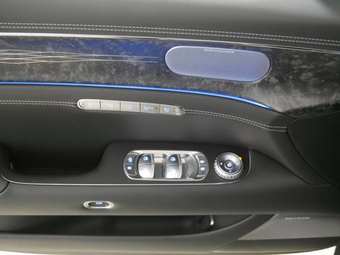 Certified 2025 Genesis G90 3.5T image 19