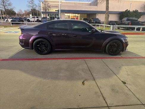 Used 2022 Dodge Charger SRT Hellcat w/ Harman/Kardon Audio Group image 6