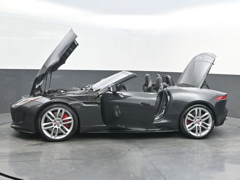 Used 2017 Jaguar F-TYPE R image 37