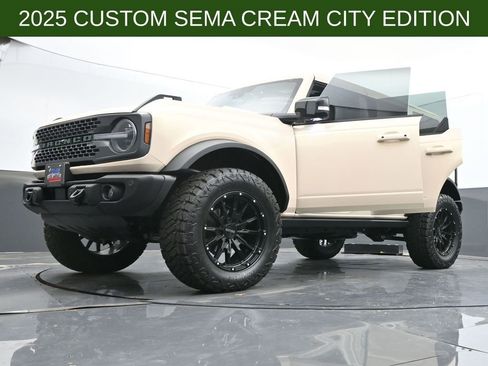 New 2025 Ford Bronco Badlands image 63