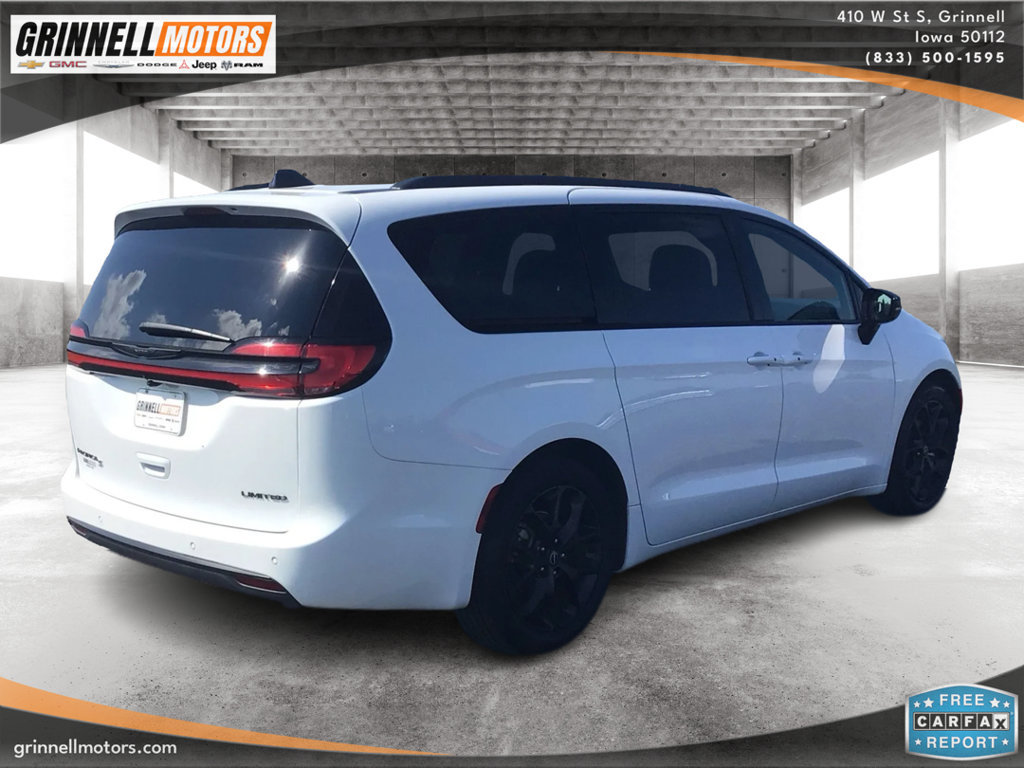 Used 2026 Chrysler Pacifica Limited w/ S Appearance Package FWD image 5