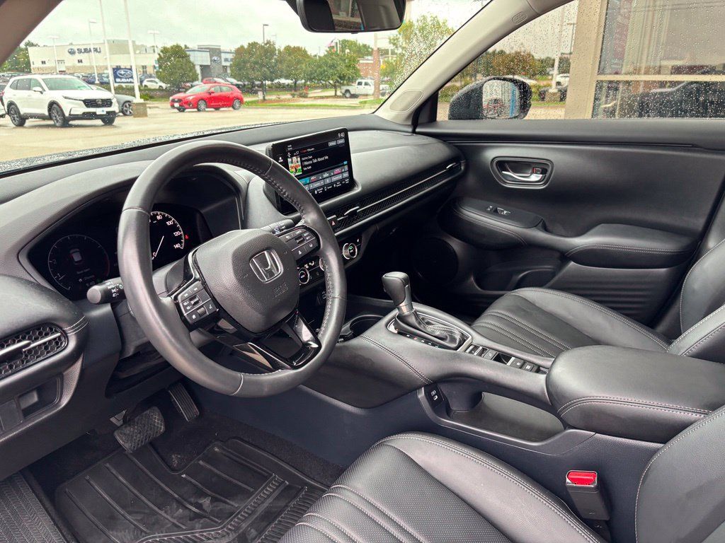 Used 2024 Honda HR-V EX-L image 9