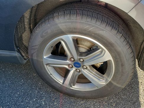 Used 2020 Ford Edge SEL w/ Convenience Package image 5