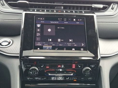 New 2026 Jeep Grand Cherokee Laredo X image 8