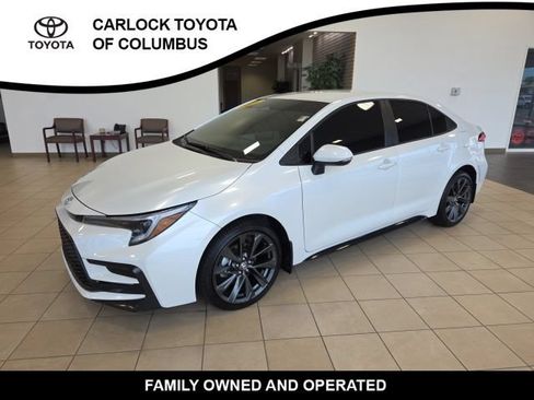 Used 2025 Toyota Corolla SE FWD image 3