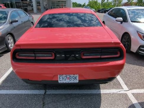 Used 2016 Dodge Challenger R/T RWD image 6