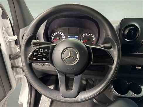 Used 2021 Mercedes-Benz Sprinter 2500 image 16