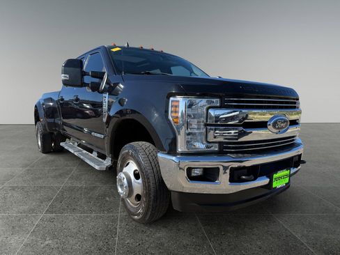Used 2019 Ford F350 Lariat w/ Lariat Ultimate Package image 9