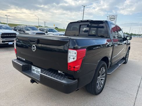 Used 2018 Nissan Titan SL image 6