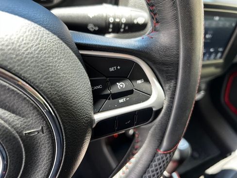 Used 2018 Jeep Renegade Trailhawk AWD/4WD image 27