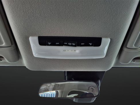 New 2025 Nissan Versa SV w/ Trunk Package image 30