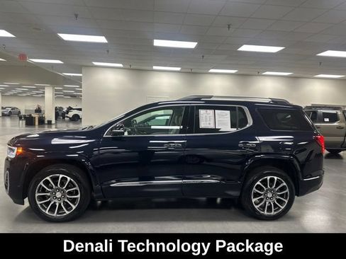 Used 2022 GMC Acadia Denali w/ Denali Technology Package FWD image 4
