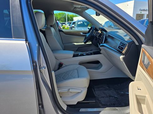 Used 2024 Volkswagen Atlas SE AWD/4WD image 29