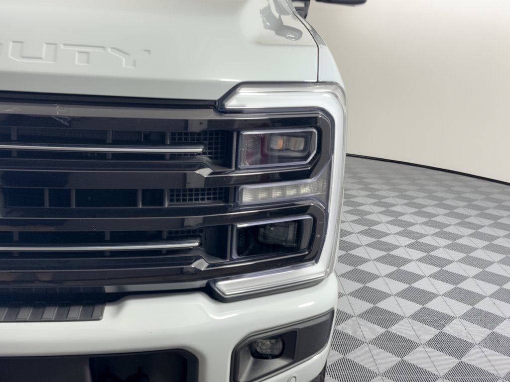 Used 2025 Ford F250 Platinum AWD/4WD image 12