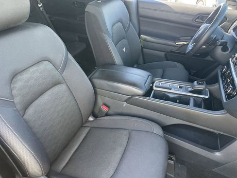 Used 2024 Nissan Pathfinder SV image 10