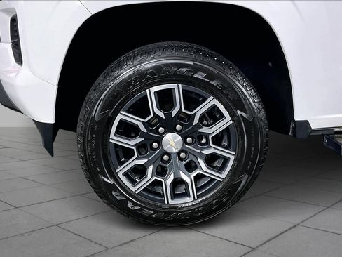 Certified 2024 Chevrolet Colorado LT w/ LT Convenience Package III image 11