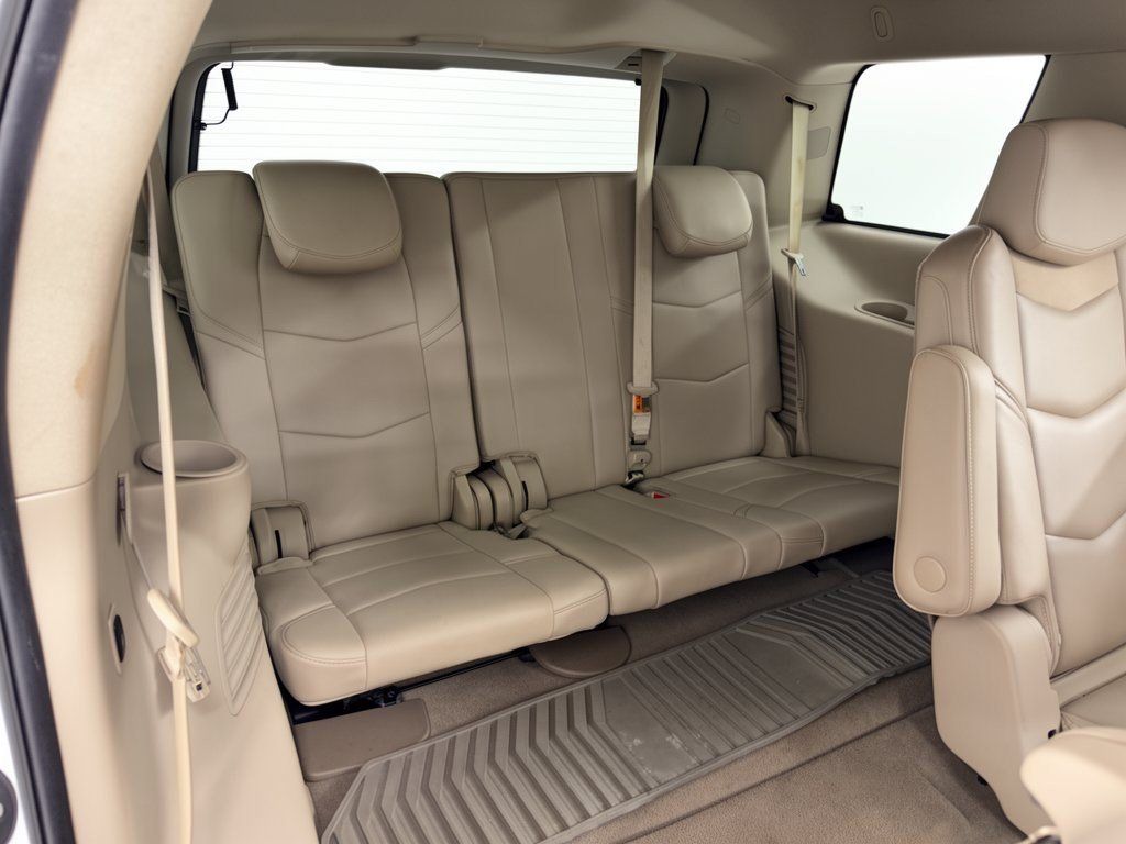 Used 2018 Cadillac Escalade Luxury AWD/4WD image 30
