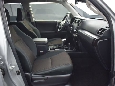 Used 2024 Toyota 4Runner TRD Off-Road image 10