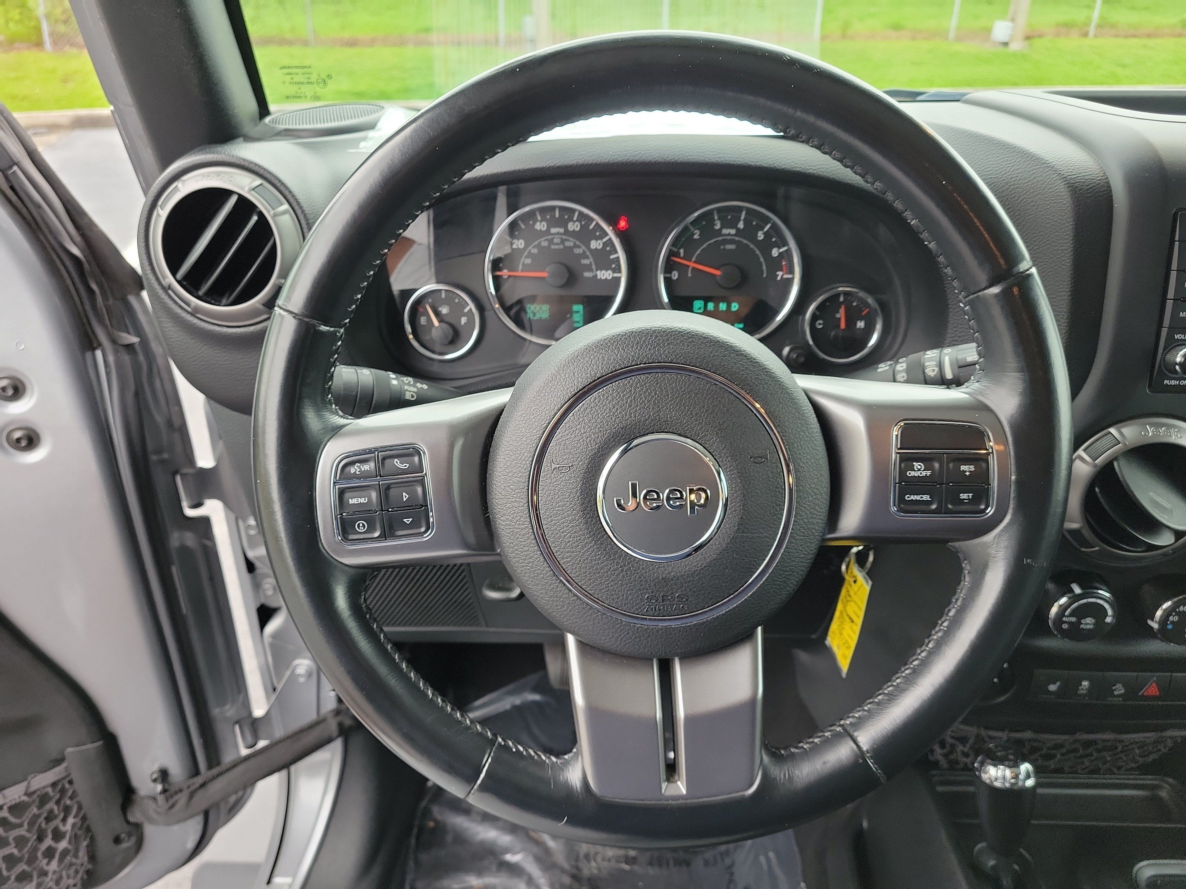 Used 2018 Jeep Wrangler Unlimited Sahara AWD/4WD image 25