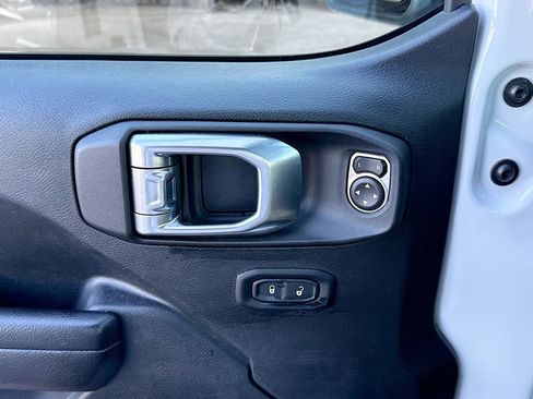Used 2021 Jeep Wrangler Unlimited Sport image 19