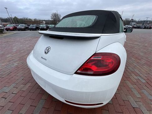 Used 2019 Volkswagen Beetle 2.0T SE image 16