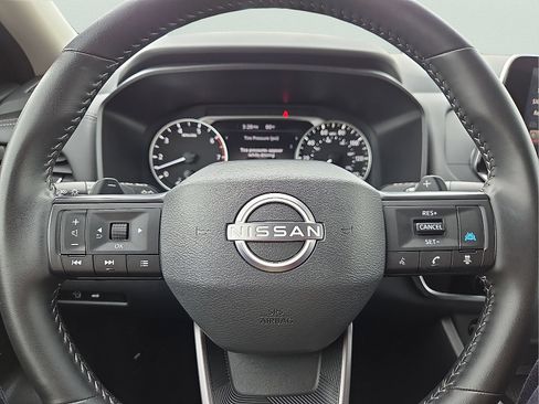 Used 2025 Nissan Rogue SV FWD image 24