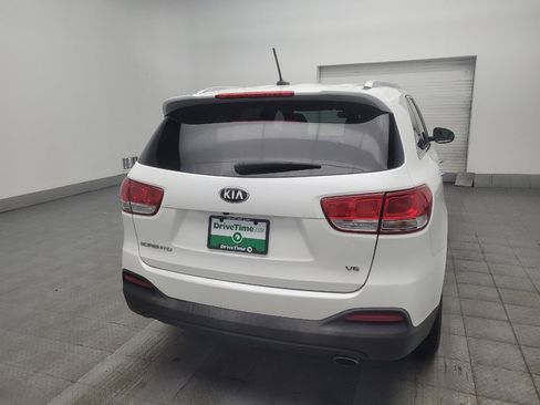 Used 2018 Kia Sorento FWD V6 image 7