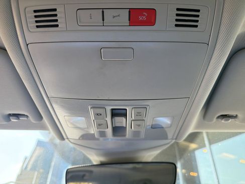 Used 2024 Volkswagen Jetta SE FWD image 23