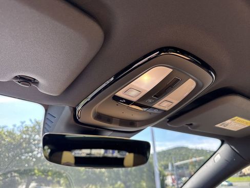 New 2026 Volvo V60 B5 Cross Country Ultra w/ Protection Package Premier image 31