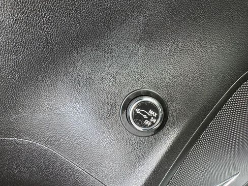 Used 2025 Buick Envision Preferred AWD/4WD image 15