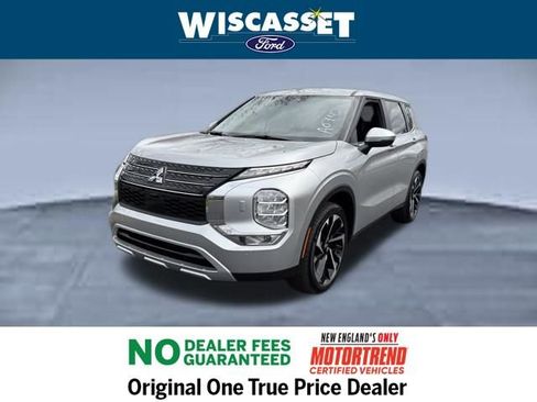 Used 2024 Mitsubishi Outlander SE image 16