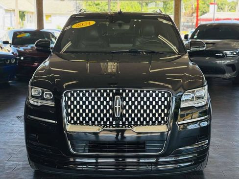Used 2024 Lincoln Navigator Reserve AWD/4WD image 18