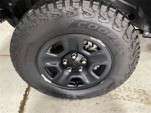 Certified 2020 Jeep Gladiator Sport image 10