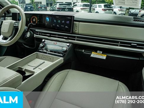 Used 2025 Hyundai Santa Fe SEL FWD image 27