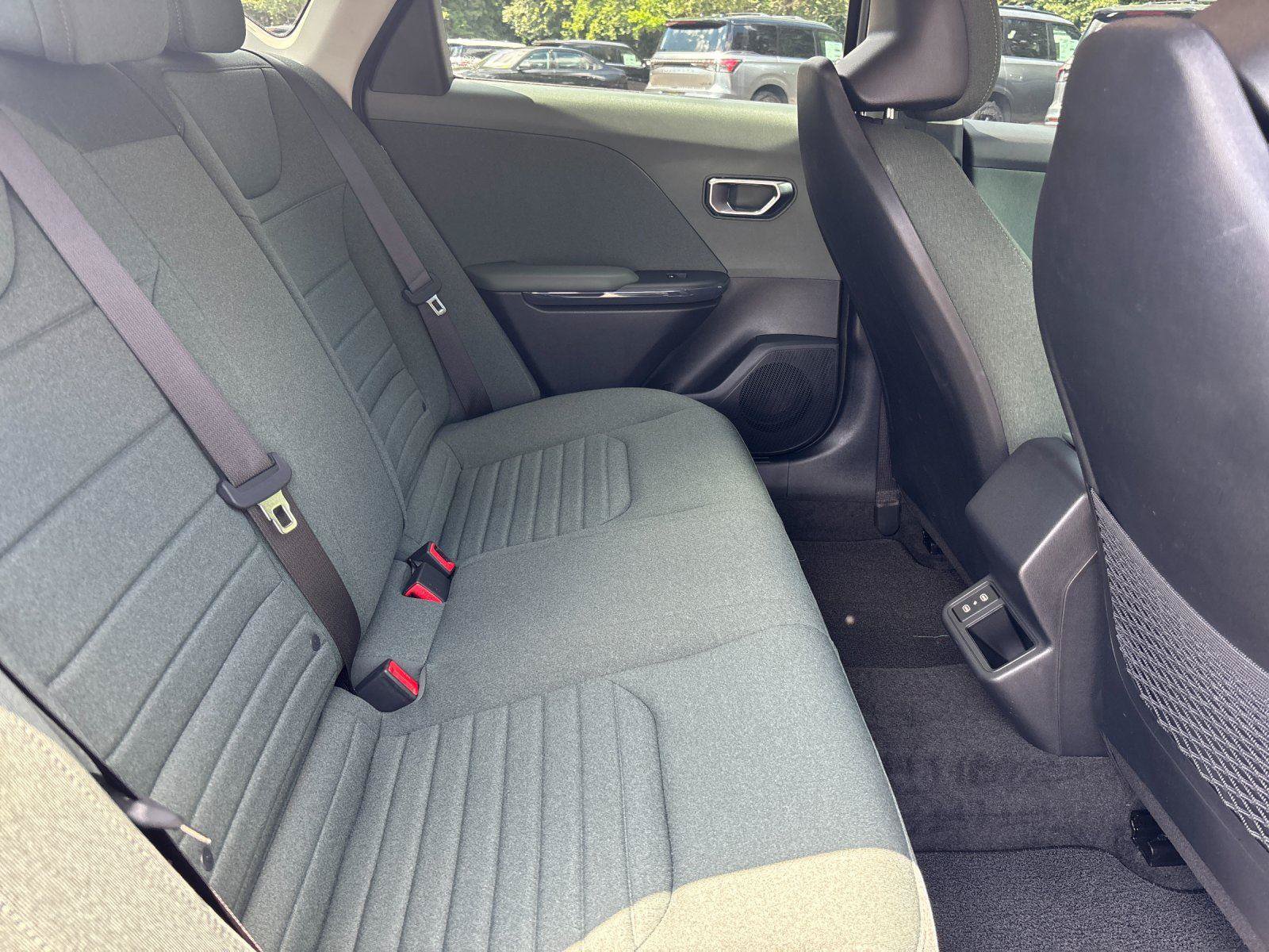 Used 2025 Kia K4 EX FWD image 38