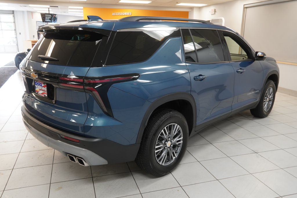 Used 2026 Chevrolet Traverse LT w/ Driver Confidence Package FWD image 12