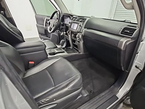 Used 2015 Toyota 4Runner SR5 RWD image 33