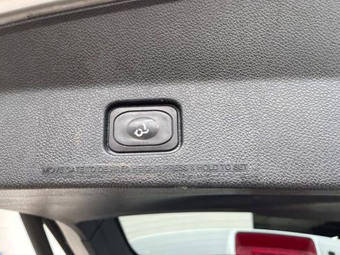 Used 2018 Ford Explorer XLT w/ Equipment Group 202A image 34