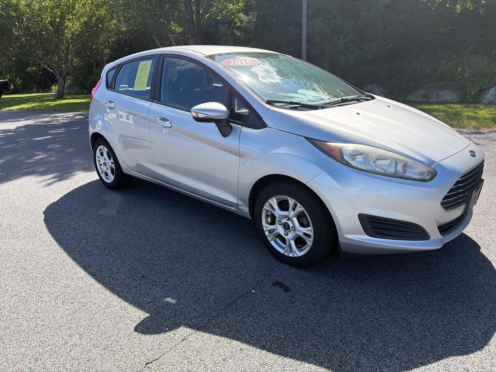 Used 2016 Ford Fiesta SE w/ Cold Weather Package FWD image 3