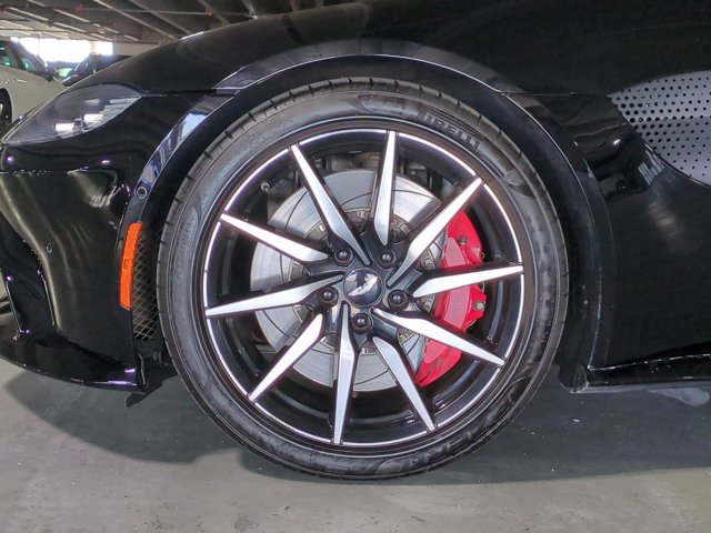 Used 2019 Aston Martin V8 Vantage Coupe RWD image 23