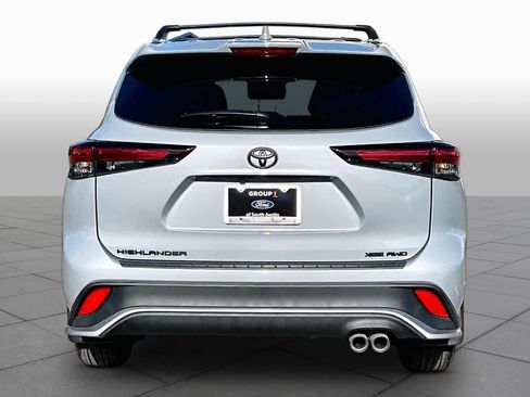 Used 2025 Toyota Highlander XSE AWD/4WD image 5