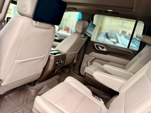 Used 2021 Chevrolet Suburban LT w/ Rear Media and Nav Package image 9