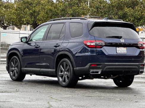 Certified 2025 Honda Pilot Sport image 6