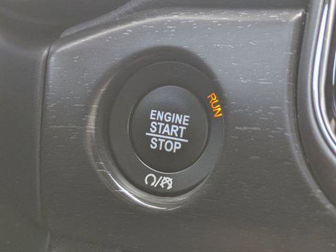 Certified 2018 Jeep Grand Cherokee Laredo image 24