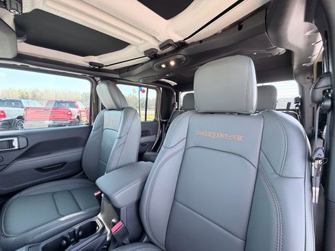 New 2026 Jeep Gladiator Mojave image 24